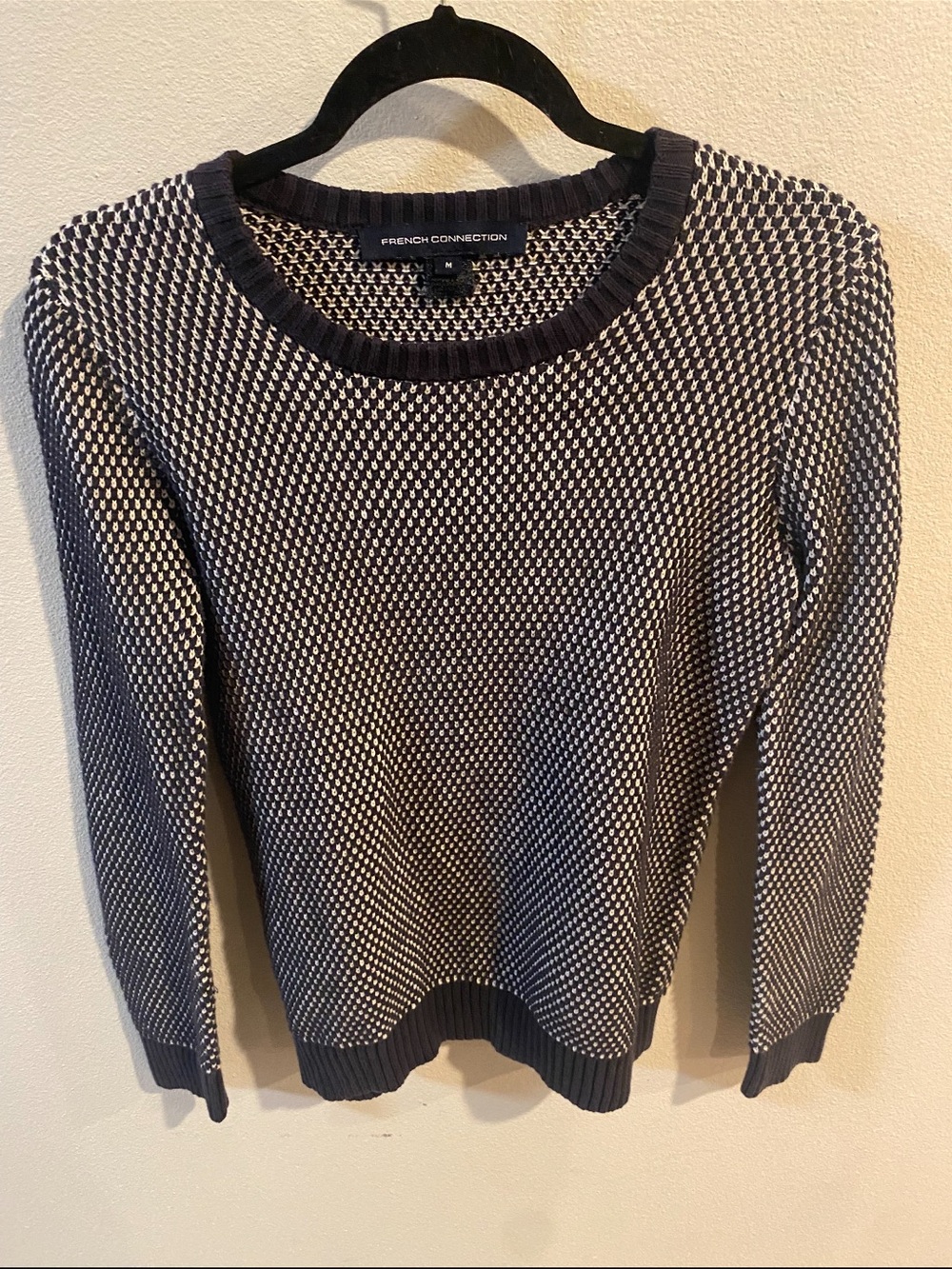 French Connection Navy and White‎ Textured Crewneck Sweater Size Medium